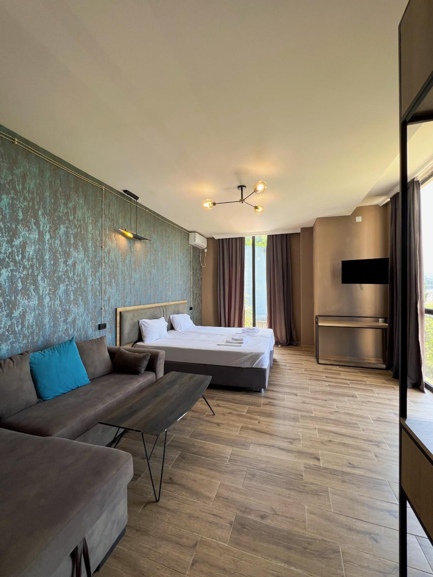 Casa Del Mar Hotel Kvariati Bagian luar foto