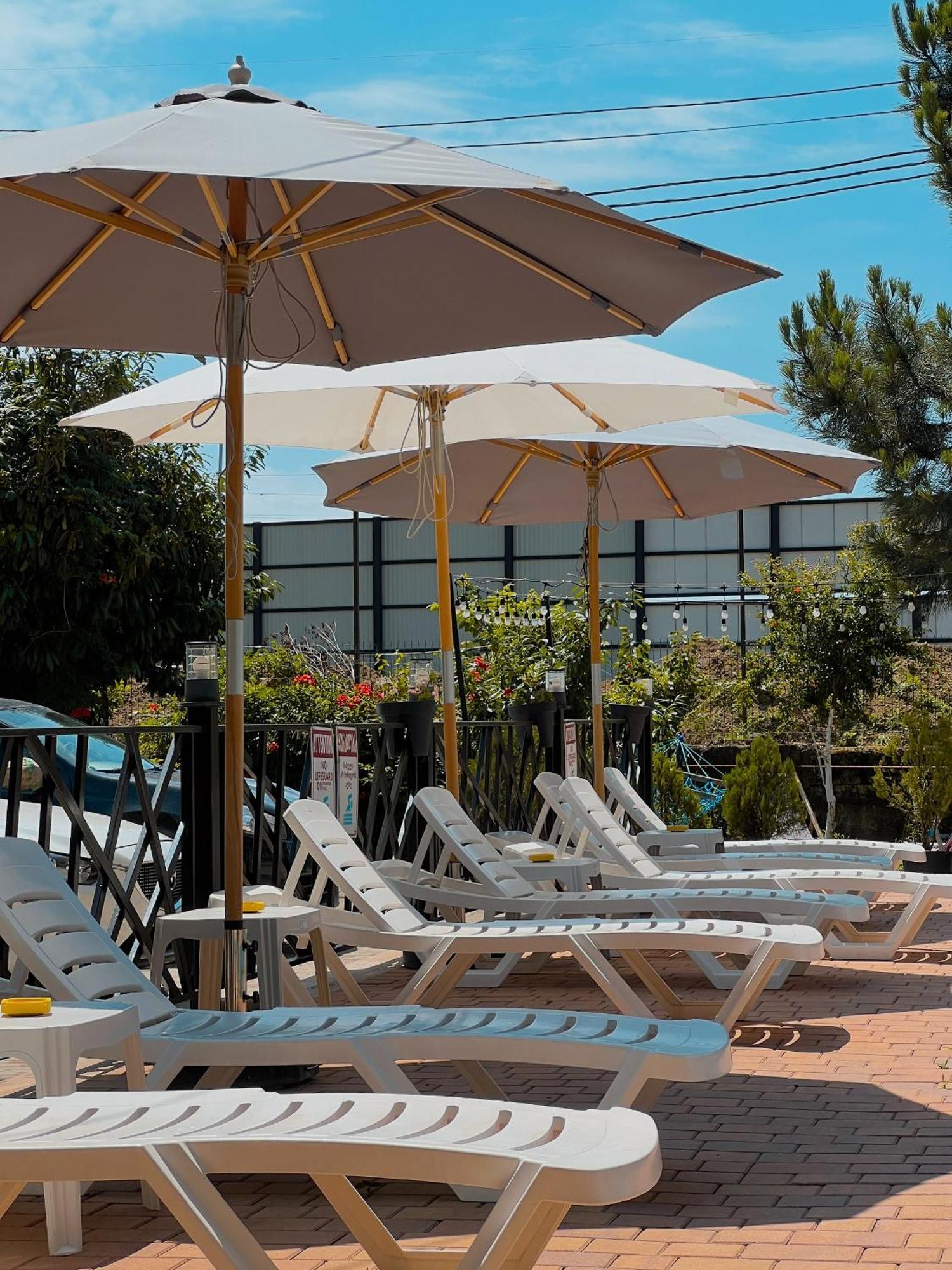 Casa Del Mar Hotel Kvariati Bagian luar foto